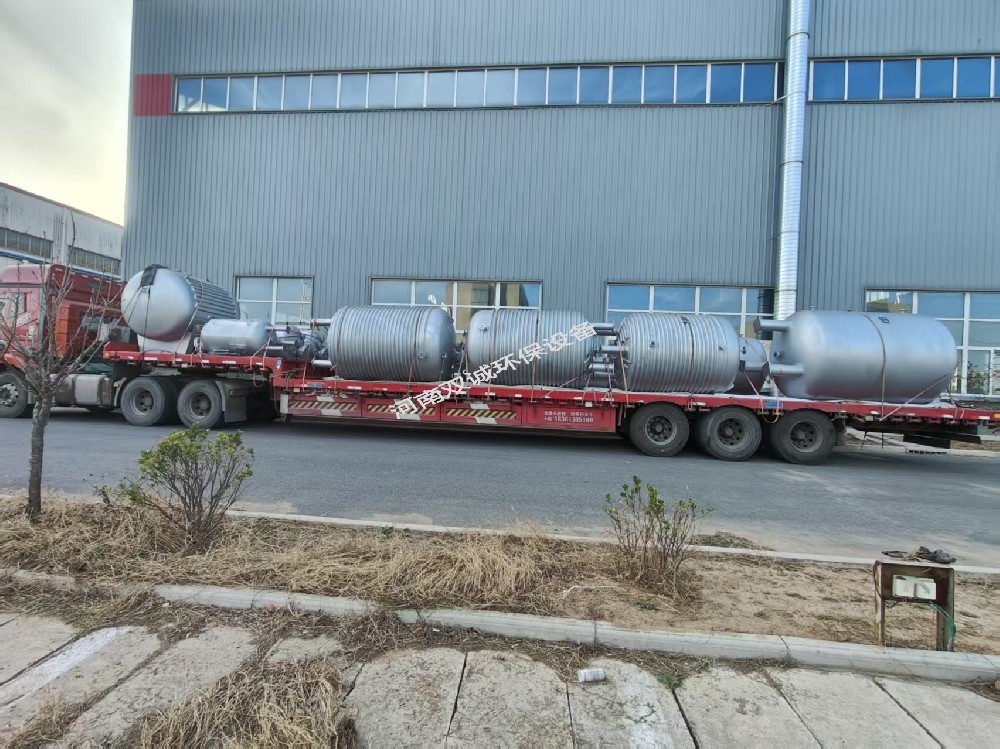 2025.12.05-内蒙古某药业有限公司不锈钢储罐发货